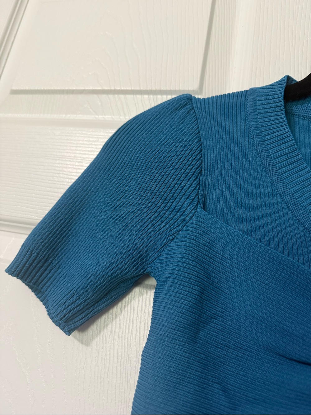 CIDER Ribbed Bow-Front Cropped Sweater- S - Picture 5 of 6